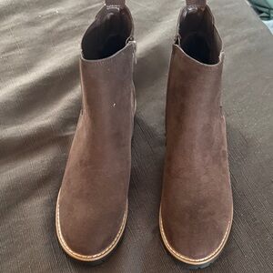 New! Kensie Brown Suede Kayla Ankle Boots